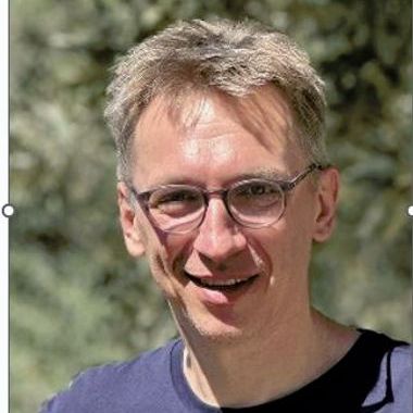 Dr  Roland  Pieruschka