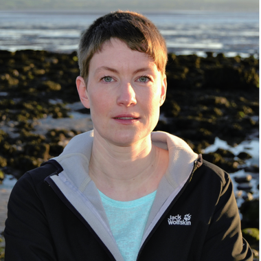 Dr. Julia  Nowack